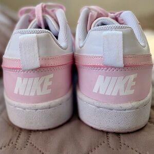 Nike Kids Sneakers in Pink and White
